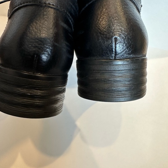 Bussola Women's Tyra Lace-UP Ankle bootie in Black - Picture 7 of 8